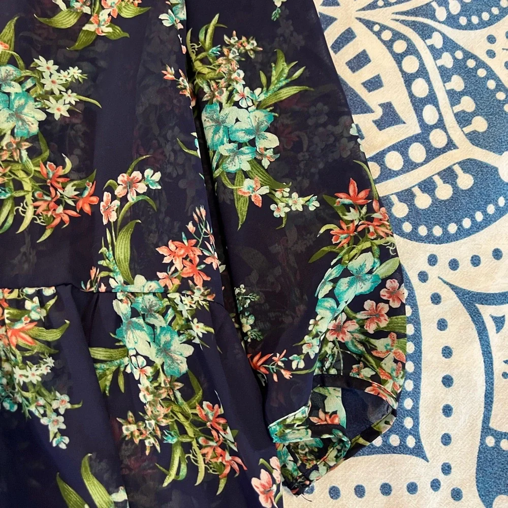CHARMING CHARLIE SIZE L LARGE NAVY FLORAL SHEER CROCHET ADORABLE SHIRT TOP 203 - Picture 5 of 12